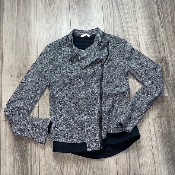 Lululemon Bust A Move Jacket! - Picture 6 of 16